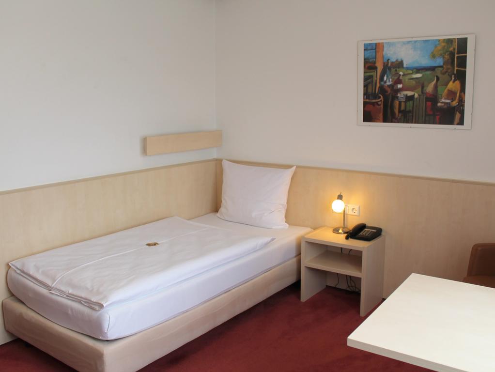 Esslingen am Neckar Hotel Am Bad מראה חיצוני תמונה