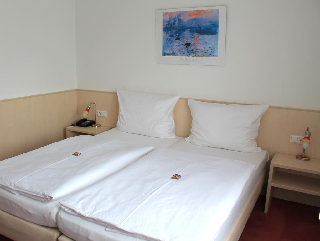 Esslingen am Neckar Hotel Am Bad מראה חיצוני תמונה